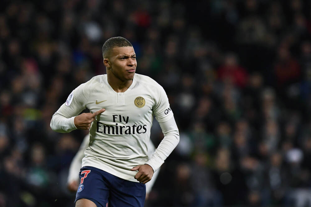 美国为何不敢动中国？非因仁慈，是羊长犄角狼崩牙